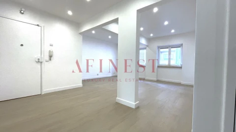 Apartamento T4 para Arrendamento em Campo de Ourique