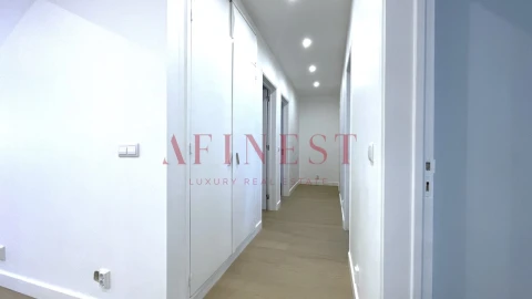 Apartamento T4 para Arrendamento em Campo de Ourique