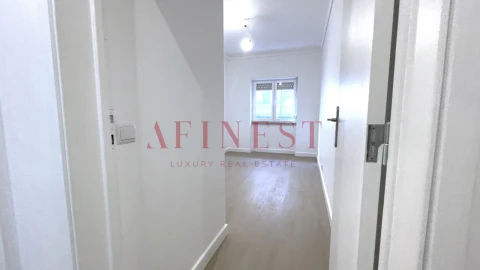 Apartamento T4 para Arrendamento em Campo de Ourique