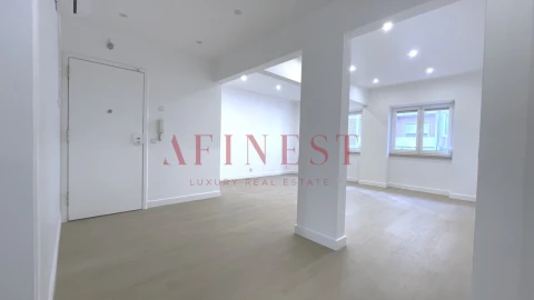 Apartamento T4 para Arrendamento em Campo de Ourique