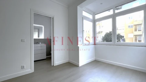 Apartamento T4 para Arrendamento em Campo de Ourique
