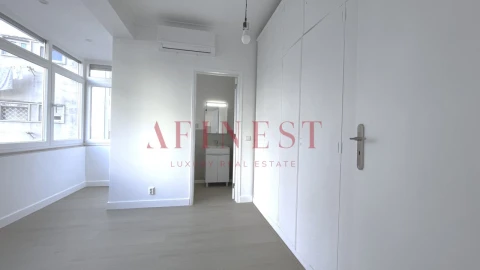 Apartamento T4 para Arrendamento em Campo de Ourique
