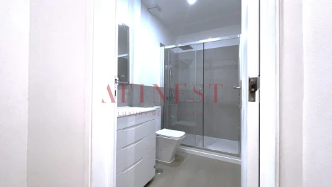 Apartamento T4 para Arrendamento em Campo de Ourique