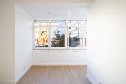 Apartamento T4 para Arrendamento em Campo de Ourique
