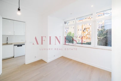 Apartamento T4 para Arrendamento em Campo de Ourique