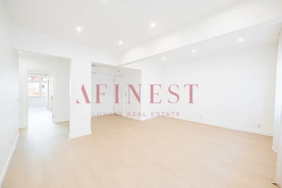 Apartamento T4 para Arrendamento em Campo de Ourique