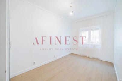 Apartamento T4 para Arrendamento em Campo de Ourique