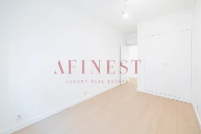 Apartamento T4 para Arrendamento em Campo de Ourique