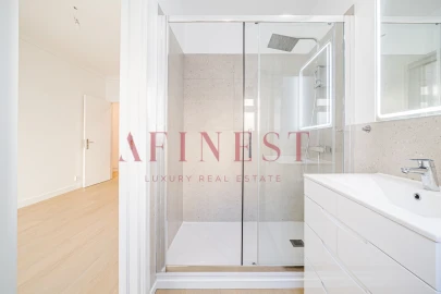 Apartamento T4 para Arrendamento em Campo de Ourique