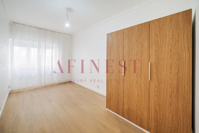Apartamento T4 para Arrendamento em Campo de Ourique