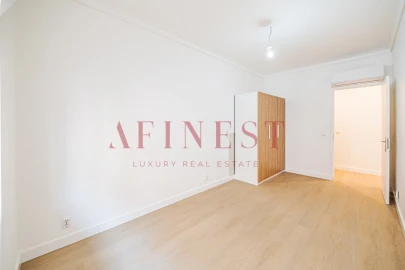 Apartamento T4 para Arrendamento em Campo de Ourique