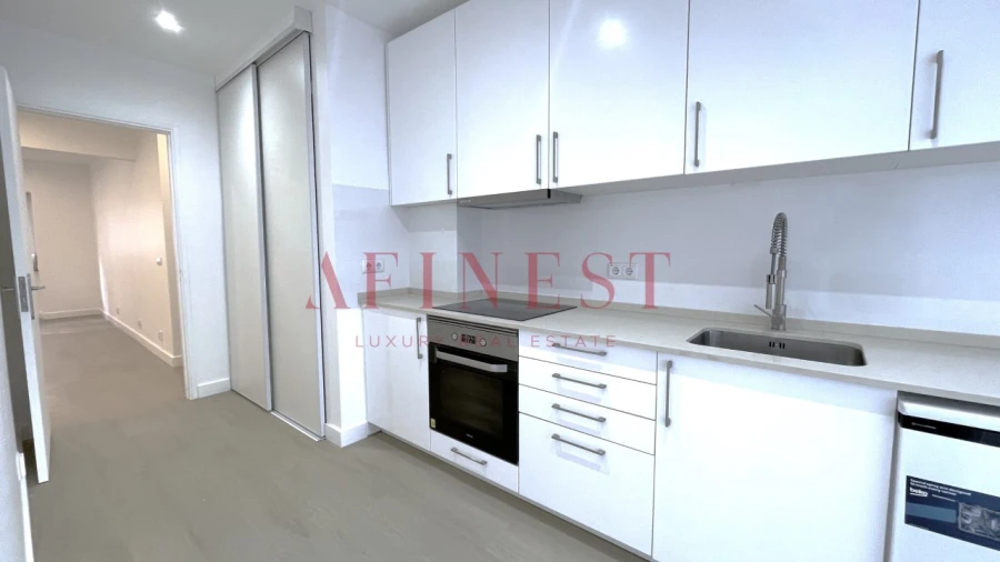 Apartamento T4 para Arrendamento em Campo de Ourique Foto 3