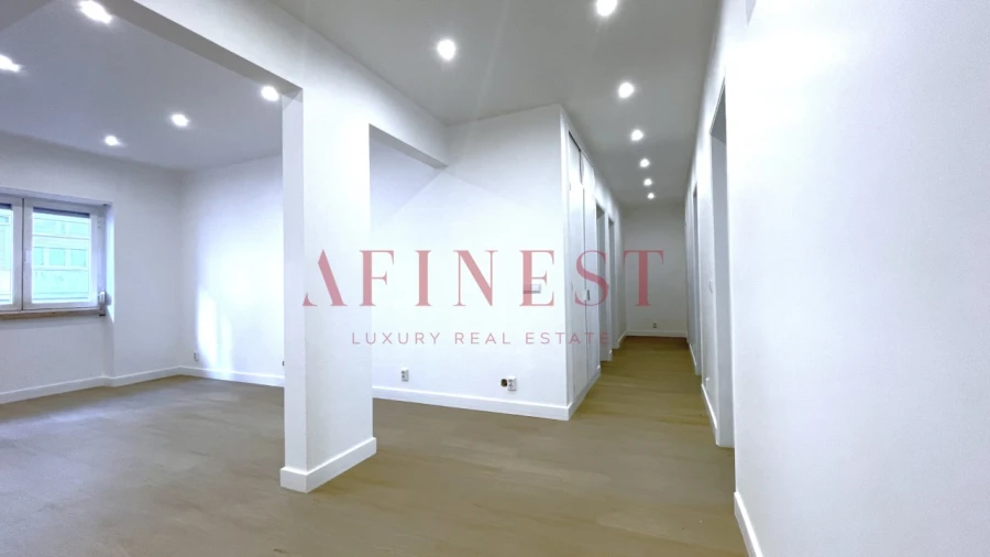 Apartamento T4 para Arrendamento em Campo de Ourique Foto 18