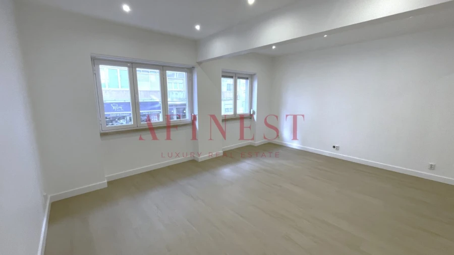 Apartamento T4 para Arrendamento em Campo de Ourique Foto 13