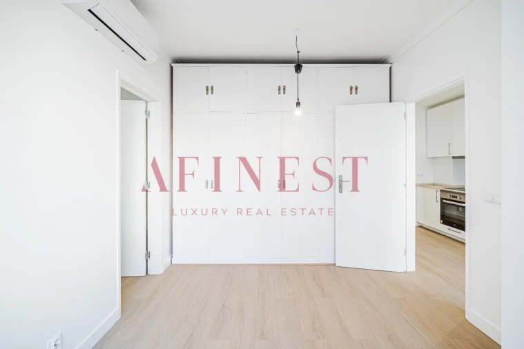Apartamento T4 para Arrendamento em Campo de Ourique Foto 6