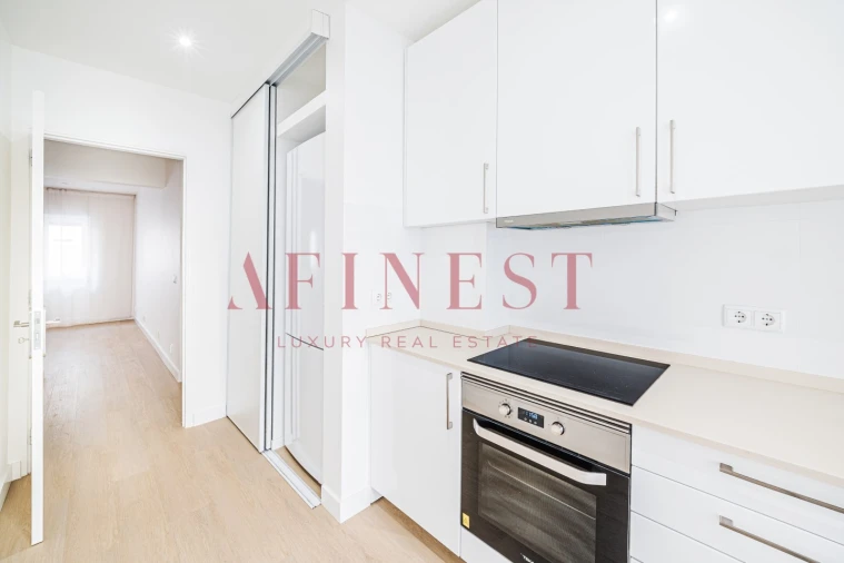 Apartamento T4 para Arrendamento em Campo de Ourique Foto 7
