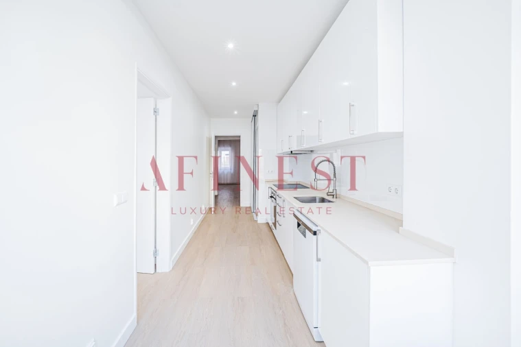 Apartamento T4 para Arrendamento em Campo de Ourique Foto 2