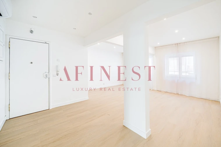 Apartamento T4 para Arrendamento em Campo de Ourique Foto 18