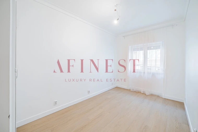 Apartamento T4 para Arrendamento em Campo de Ourique Foto 21