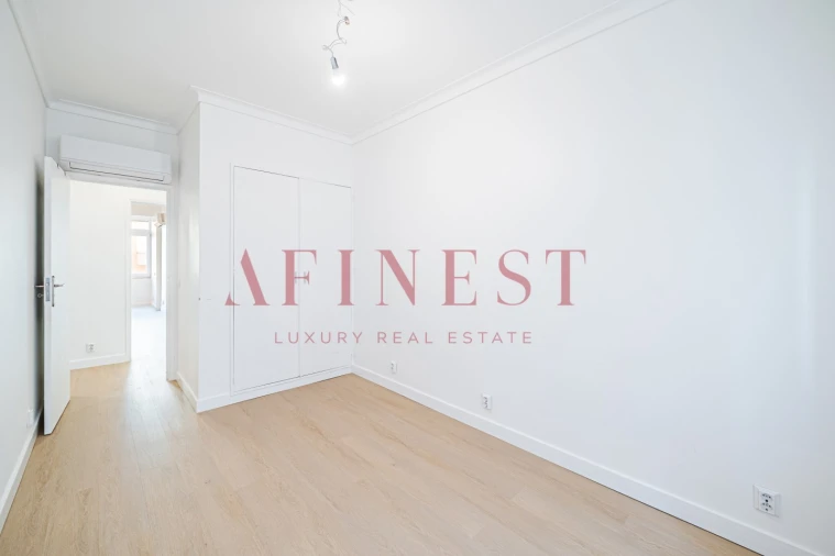 Apartamento T4 para Arrendamento em Campo de Ourique Foto 22