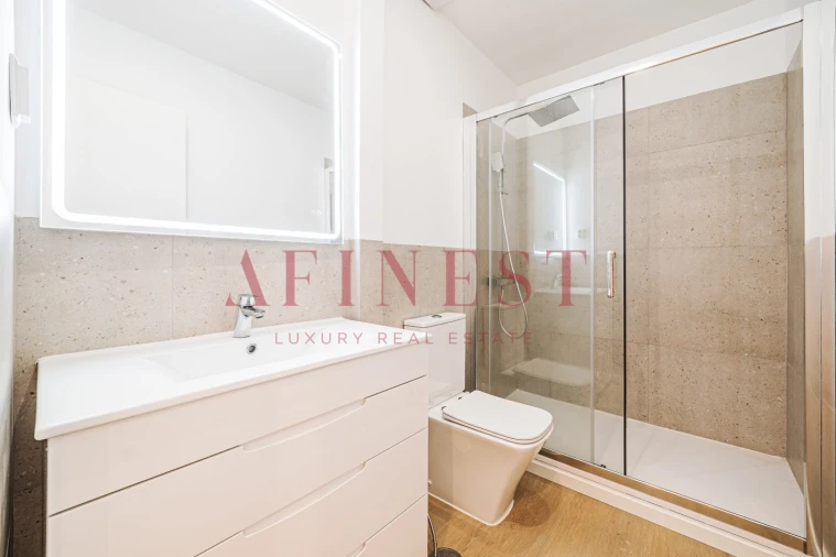 Apartamento T4 para Arrendamento em Campo de Ourique Foto 34