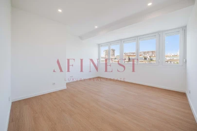 Apartamento T2 para Arrendamento em Oeiras e São Julião da Barra, Paço de Arcos e Caxias