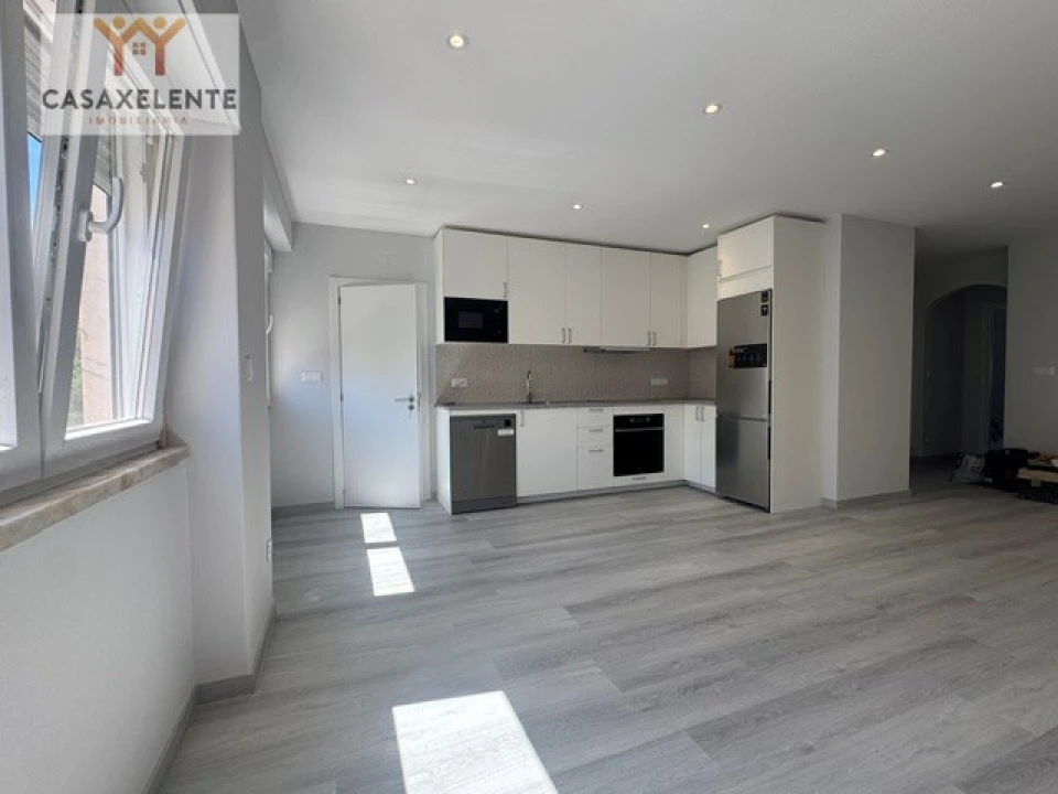 Apartamento T2 para Venda em Odivelas Foto 7