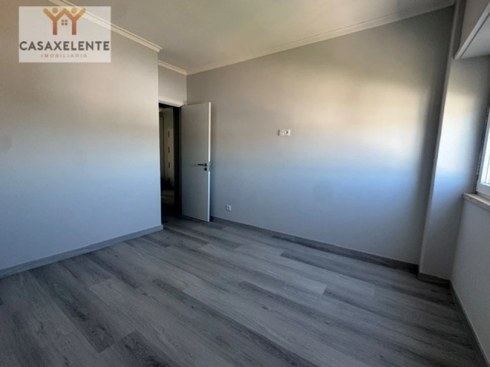Apartamento T2 para Venda em Odivelas Foto 13