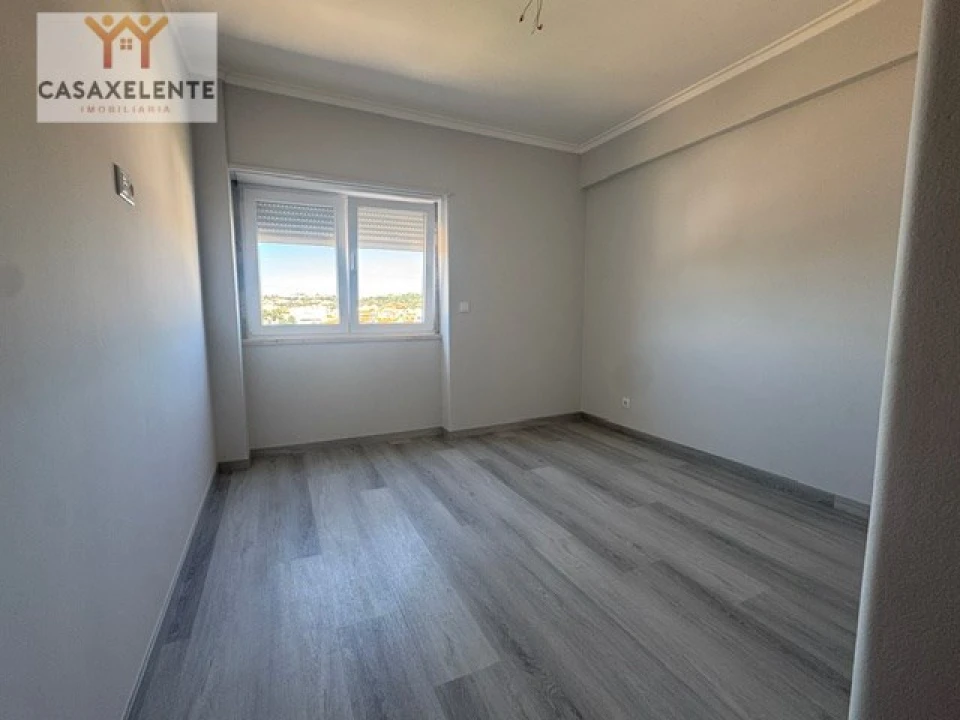 Apartamento T2 para Venda em Odivelas Foto 18