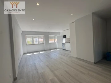 Apartamento T2 para Venda em Odivelas