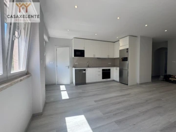 Apartamento T2 para Venda em Odivelas