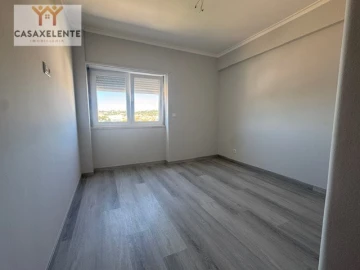 Apartamento T2 para Venda em Odivelas