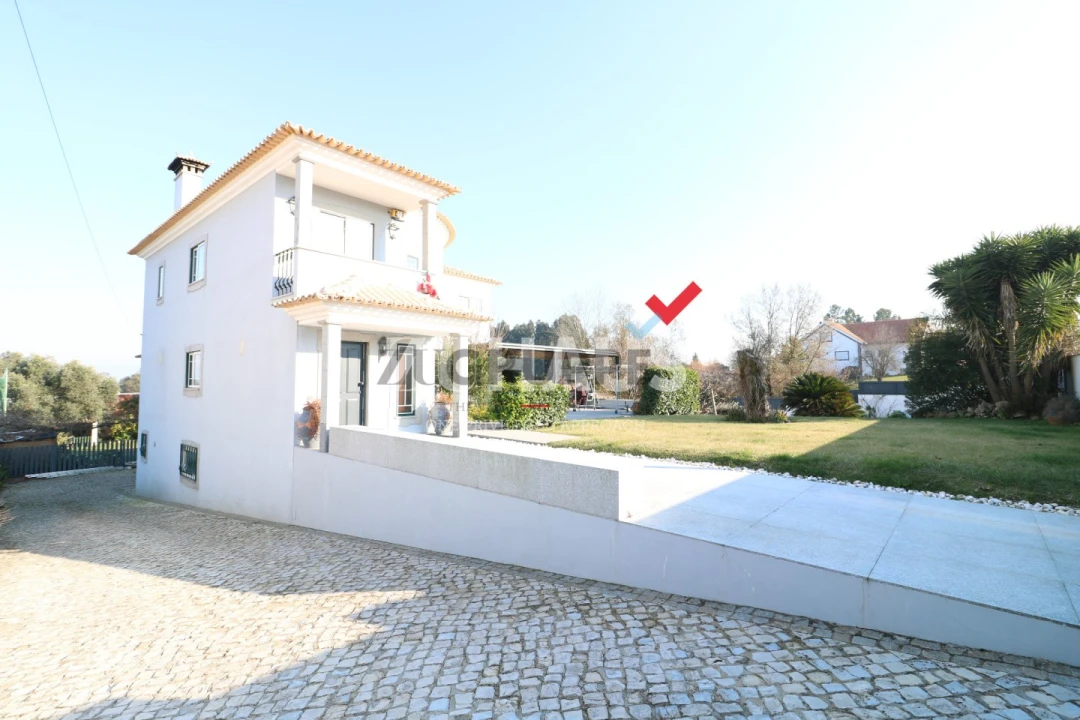 Moradia T4 para Venda em Oliveira do Bairro Foto 40