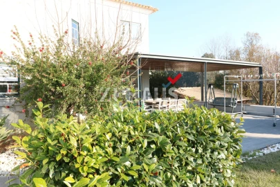 Moradia T4 para Venda em Oliveira do Bairro