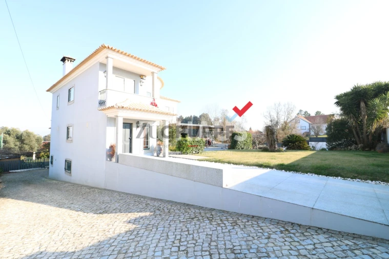 Moradia T4 para Venda em Oliveira do Bairro Foto 40