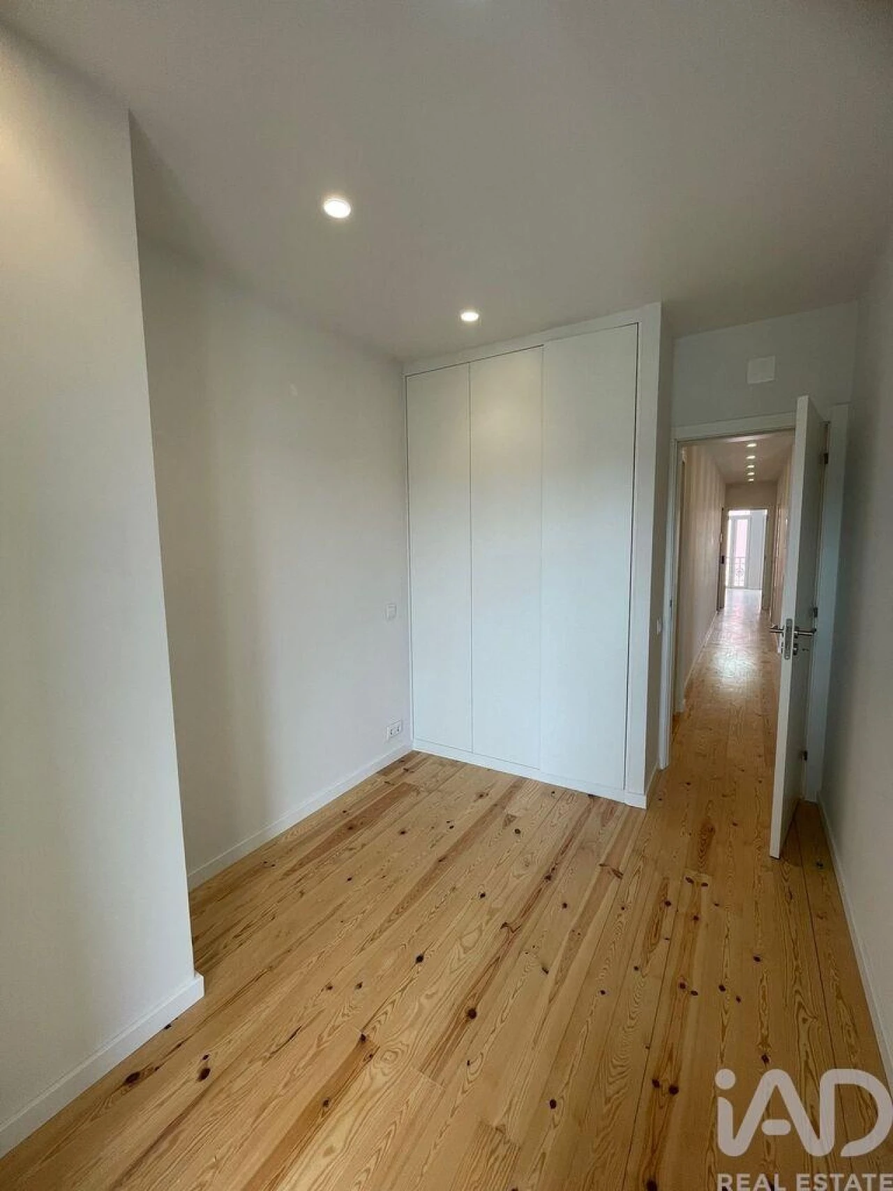 Apartamento T3 para Arrendamento em Santo António Foto 8