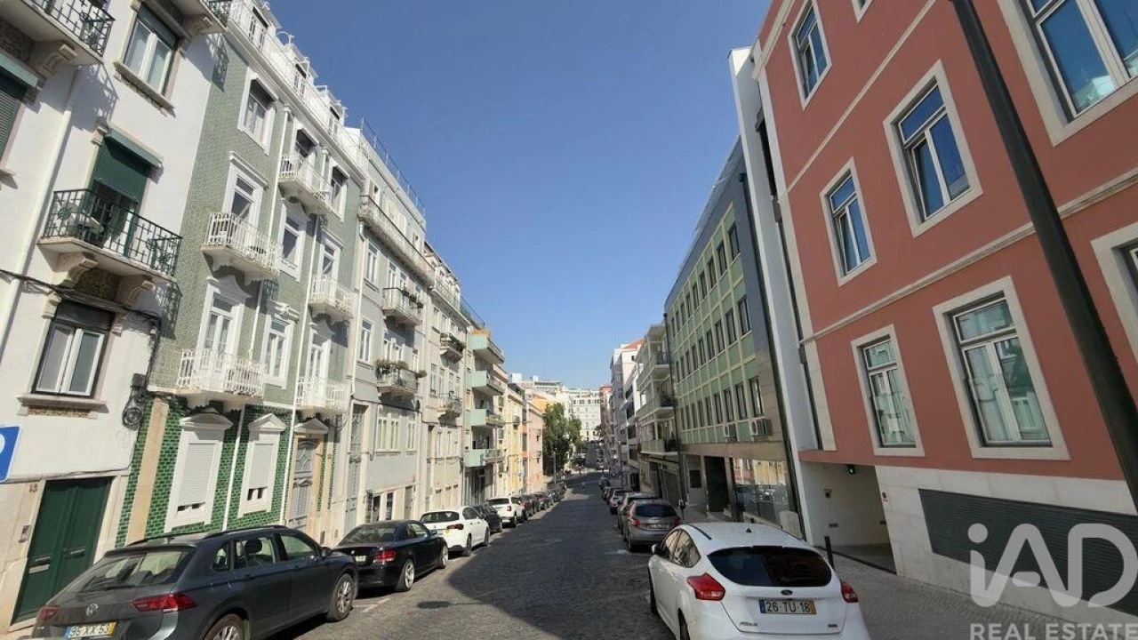 Apartamento T3 para Arrendamento em Santo António Foto 27