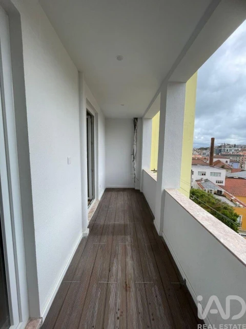 Apartamento T3 para Arrendamento em Santo António