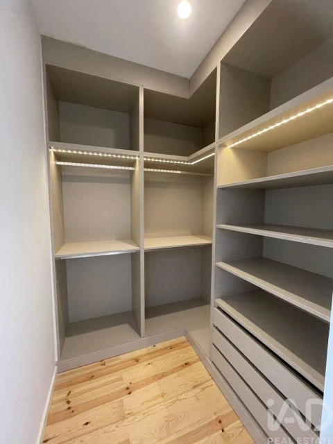 Apartamento T3 para Arrendamento em Santo António