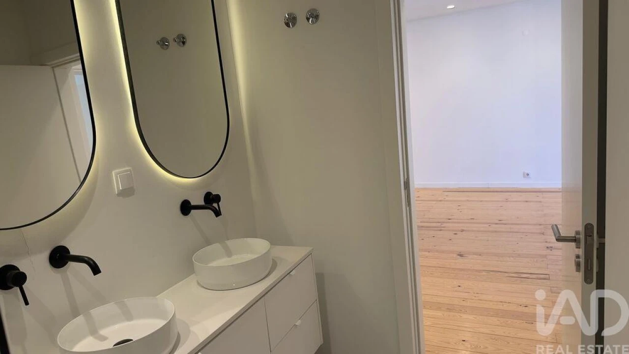 Apartamento T3 para Arrendamento em Santo António Foto 13