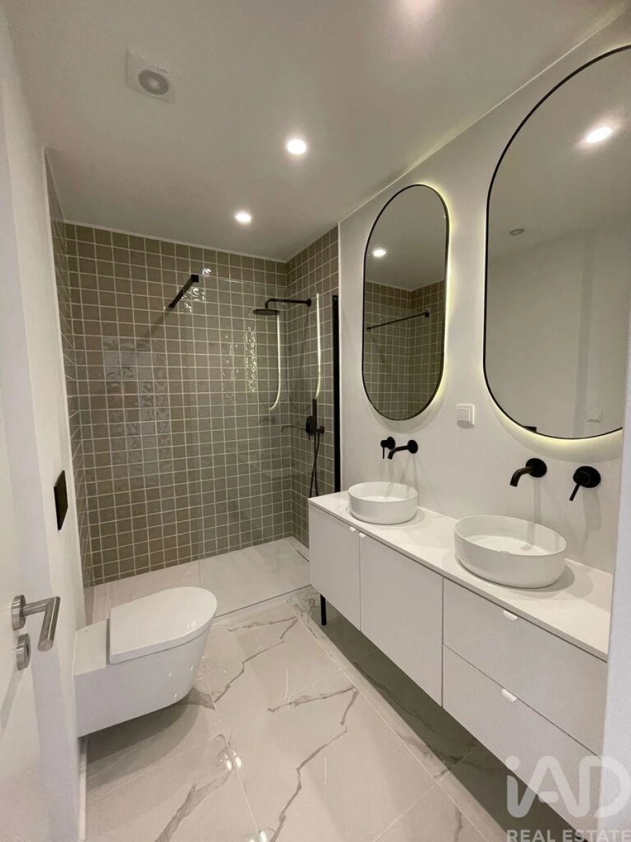 Apartamento T3 para Arrendamento em Santo António Foto 10