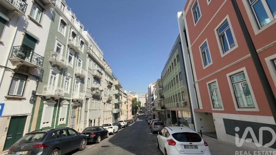 Apartamento T3 para Arrendamento em Santo António Foto 27