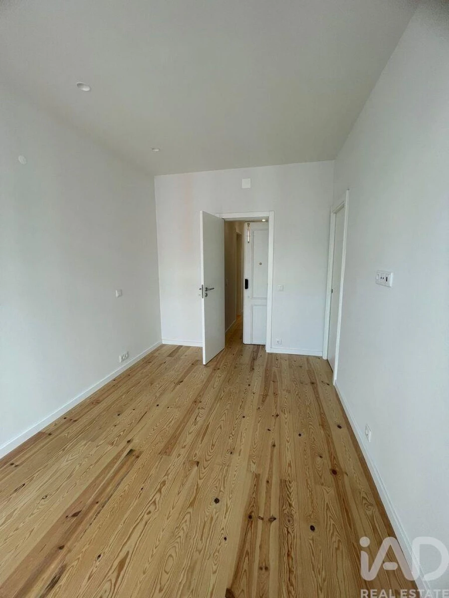 Apartamento T3 para Arrendamento em Santo António Foto 19