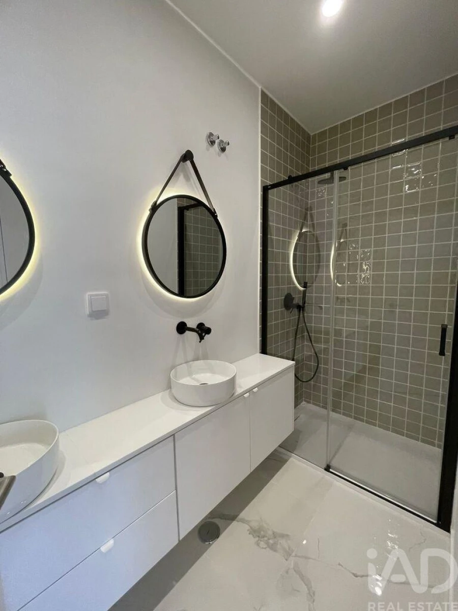 Apartamento T3 para Arrendamento em Santo António Foto 16