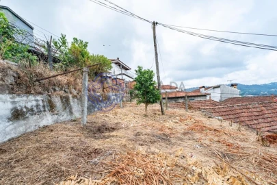 Moradia T3 para Venda em Souselo