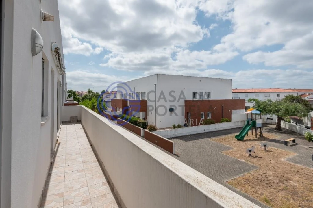 Apartamento T2 para Venda em Marinha Grande Foto 24