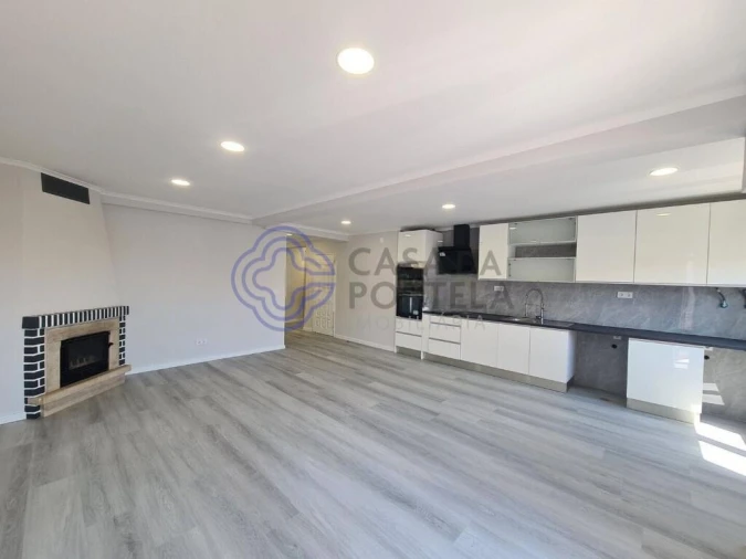 Apartamento T4 para Venda em Amora Foto 18