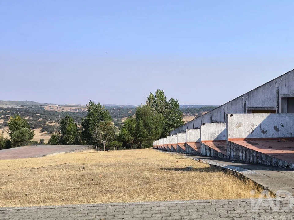 Prédio para Venda em Monforte Foto 3