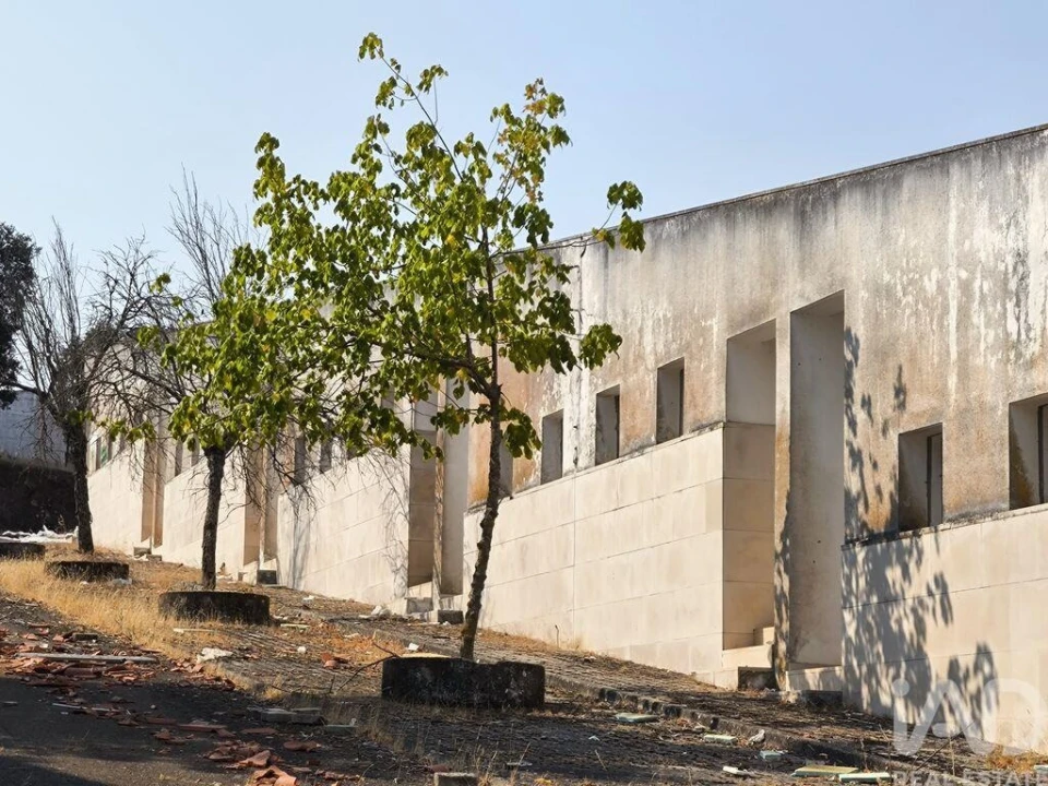 Prédio para Venda em Monforte Foto 24