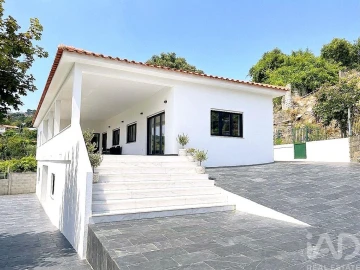 Moradia T5 para Venda em Vila Caiz